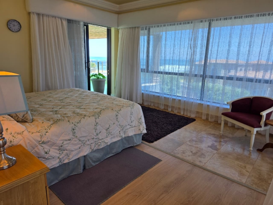 6 Bedroom Property for Sale in Myoli Beach Western Cape